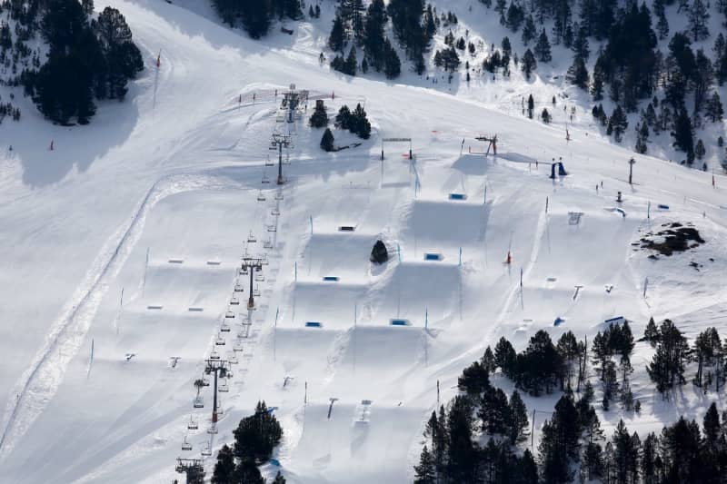 Snowpark El Tarter - Coliflor Freestyle Overview of Parkour Grandvalira Andorra