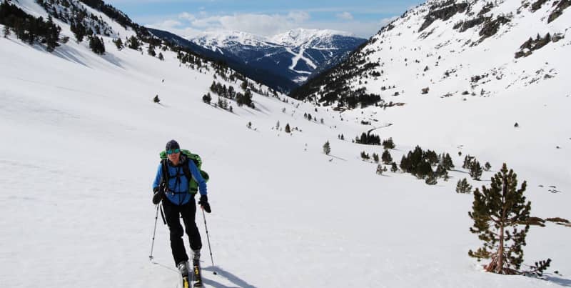 Cross-country skiing in Andorra between mountains