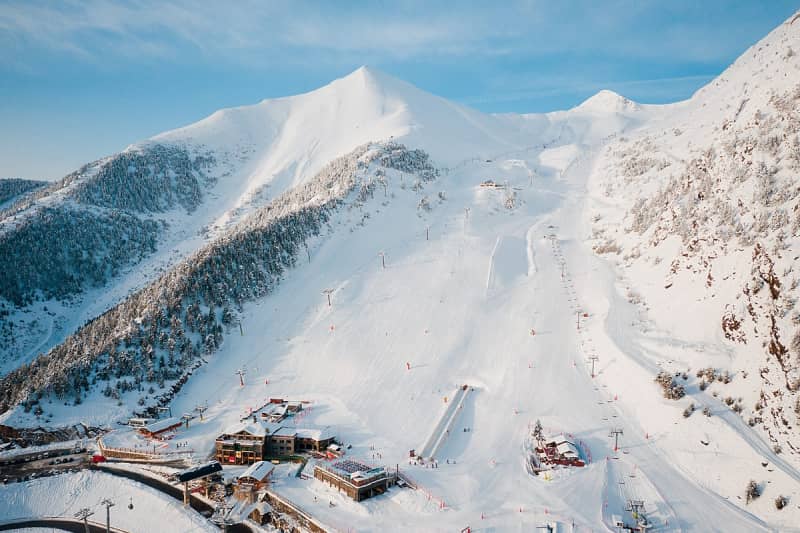 Ski lift Vallnord ski resort - KOKONO rentals
