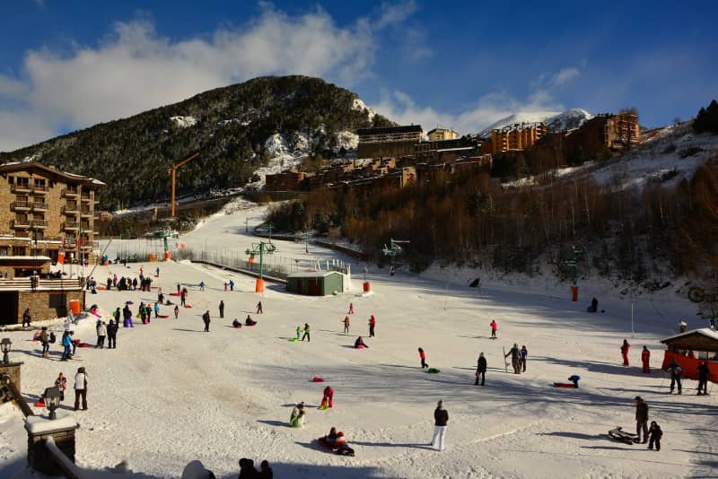 Canaro ski slopes with restaurant and hotel nearby - KOKONO rentals 