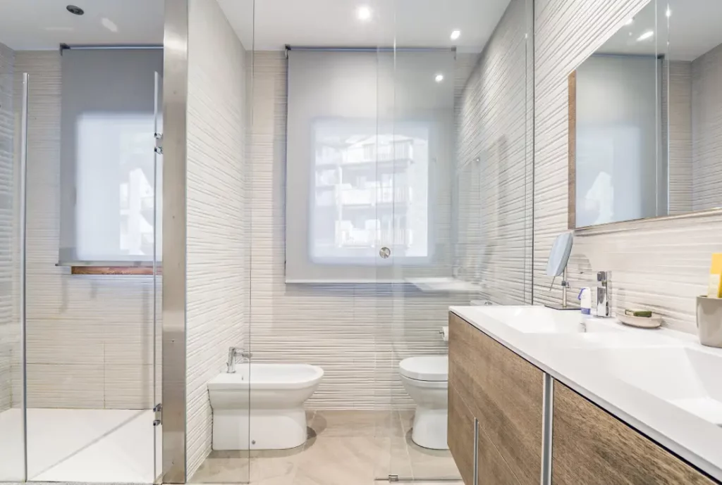 Ski chalet, El Tarter by Kokono - bathroom with spacious shower